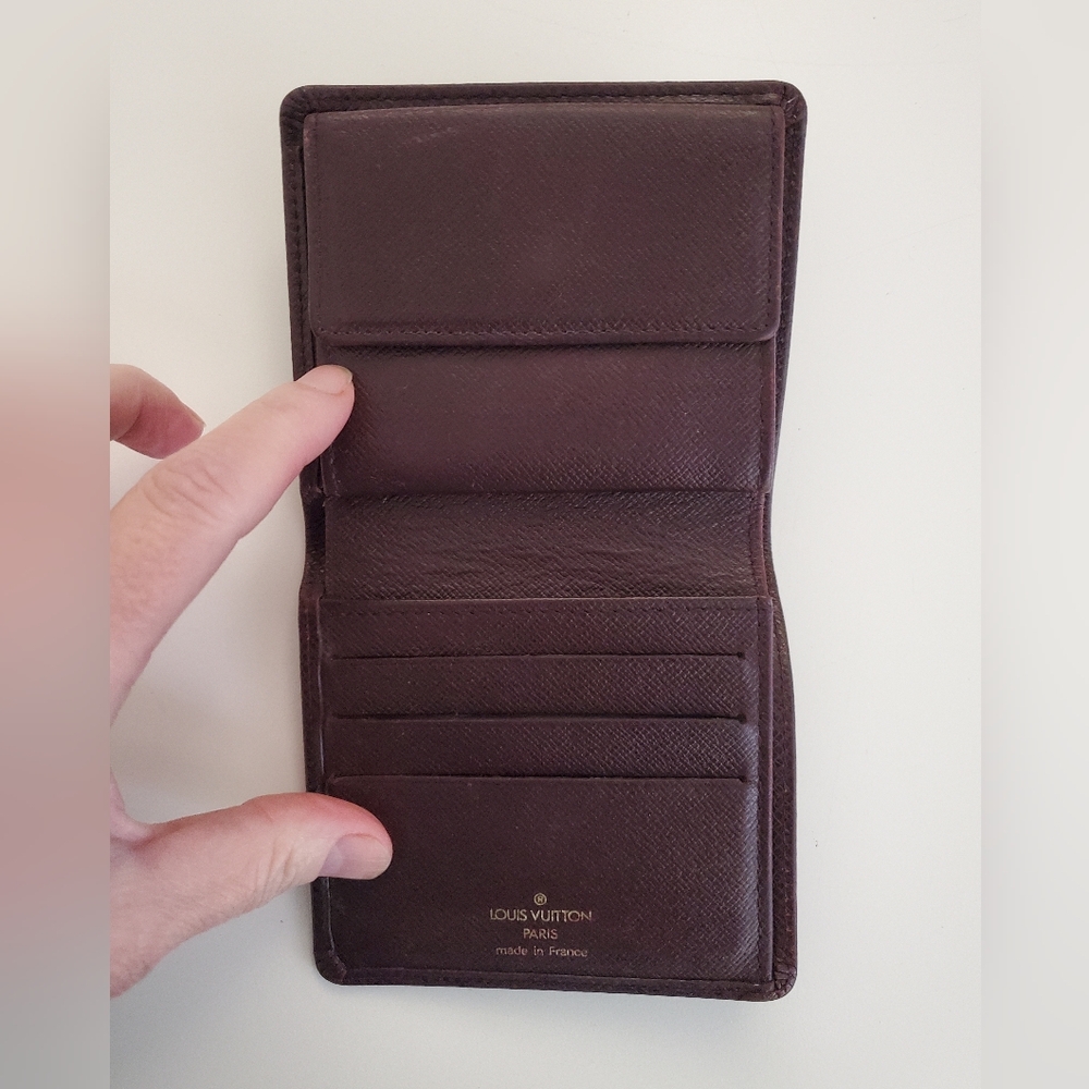 Authentic Louis Vuitton Taiga Bifold Leather Wallet With COA - Picture 6 of 11